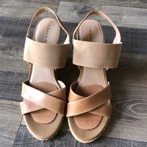 TAHARI wedge heel sandals. 8M